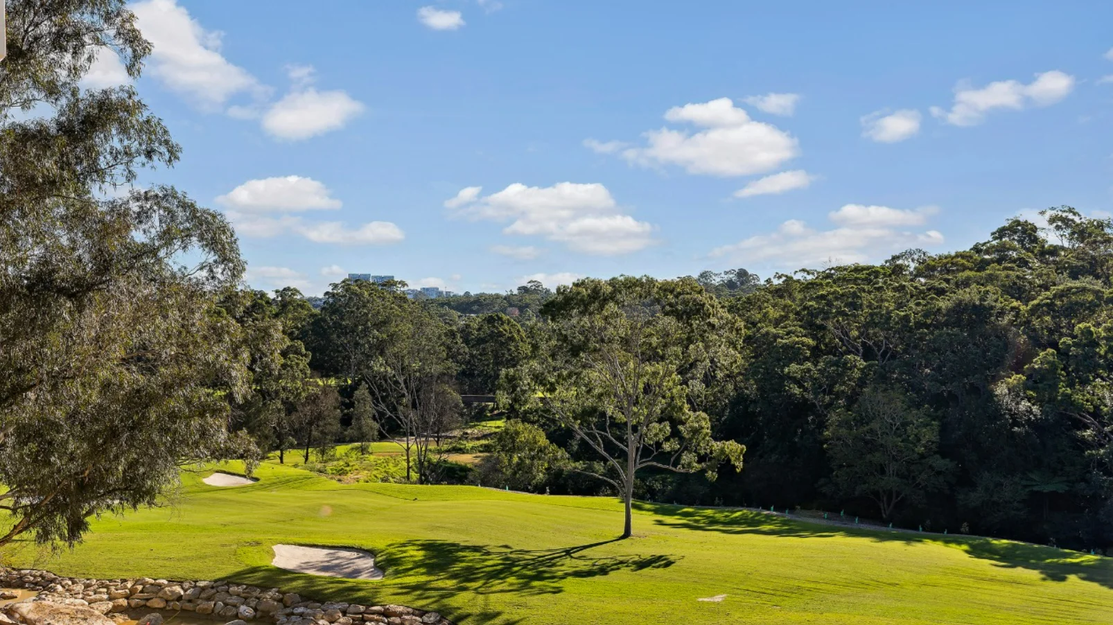golf precinct